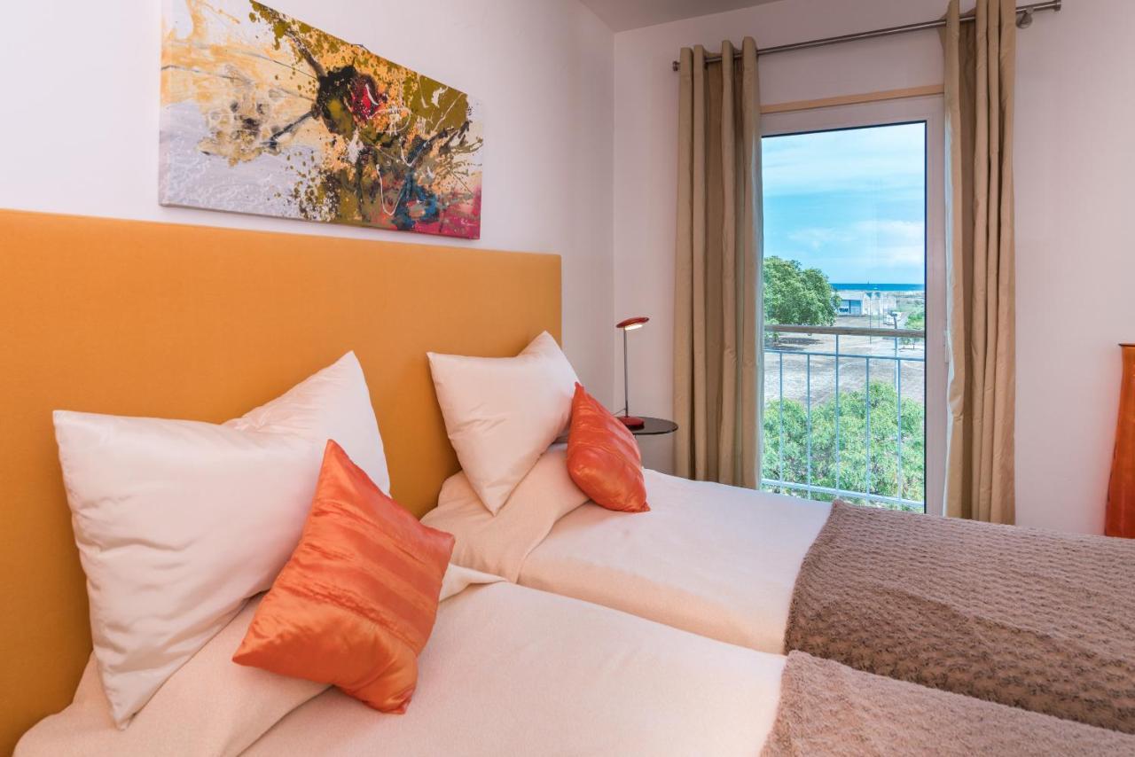 Stunning 2-Bed Penthouse In Lagos 250M From Beach エクステリア 写真
